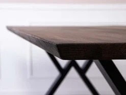 ASTA LUXUS TAMMI LANKKUPÖYTÄ METALLIJALOILLA 240 TAI 295 CM PITKÄNÄ