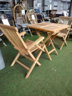 GOLDEN-TEAK PÖYTÄ 70x70 CM + TUOLIT KÄSINOJILLA