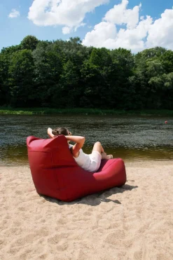 LOUNGE MUOTOILTU SÄKKITUOLI OX KANKAALLA