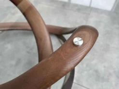 MILLENIUM PYÖREÄ DESIGN SOHVAPÖYTÄ LASIKANNELLA, VÄRI PÄHKINÄ