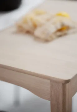 ROWICO MARKHAM JATKETTAVA TAMMI RUOKAPÖYTÄ