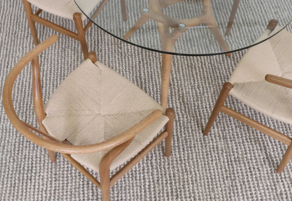 SALVADOR PYÖREÄ 100 CM DESIGN RUOKAPÖYTÄ LASIKANNELLA + 4 WENDY TAMMITUOLIA