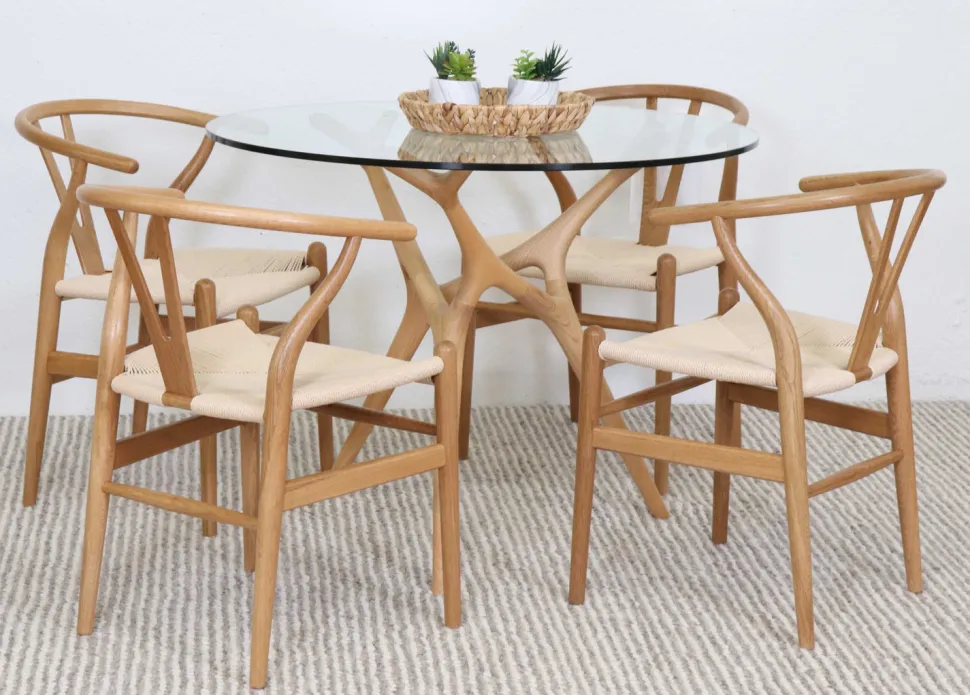 SALVADOR PYÖREÄ 100 CM DESIGN RUOKAPÖYTÄ LASIKANNELLA + 4 WENDY TAMMITUOLIA